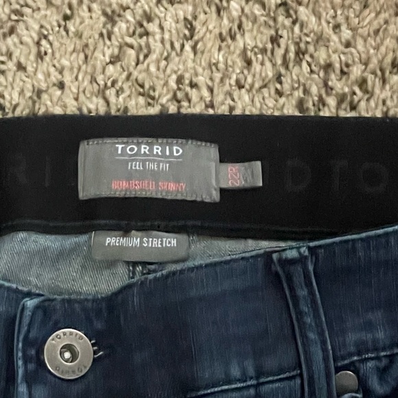 TORRID Bombshell Skinny Premium Stretch Dark Wash Jeans Size 22R - Picture 5 of 9